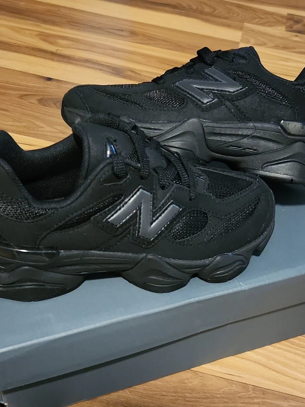 size 2 youth New Balance Boys 9060 Triple Black Mesh Black NEW with box